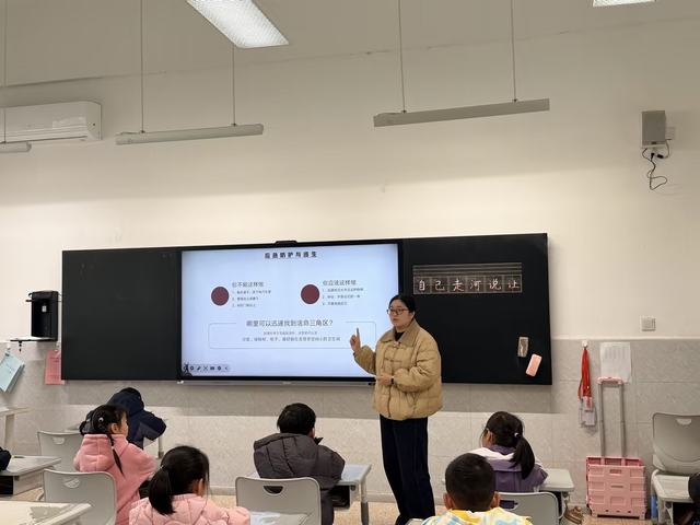 1盛泽新城实验学校消防演练.jpg 1盛泽新城实验学校消防演练.jpg